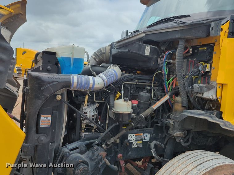 image for item NG9857 2020 Kenworth T680 semi truck