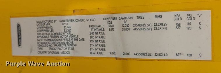 image for item NG9858 2018 Freightliner Cascadia semi truck