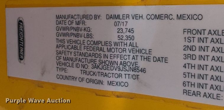 image for item NG9858 2018 Freightliner Cascadia semi truck