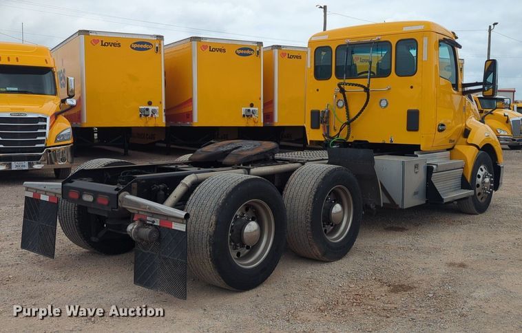 image for item NG9859 2019 Kenworth T680 semi truck