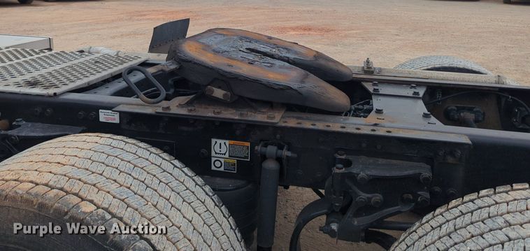 image for item NG9859 2019 Kenworth T680 semi truck