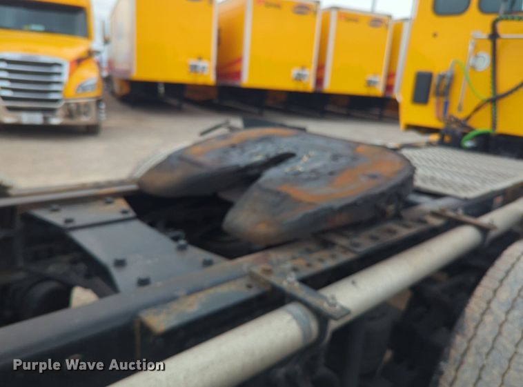 image for item NG9859 2019 Kenworth T680 semi truck