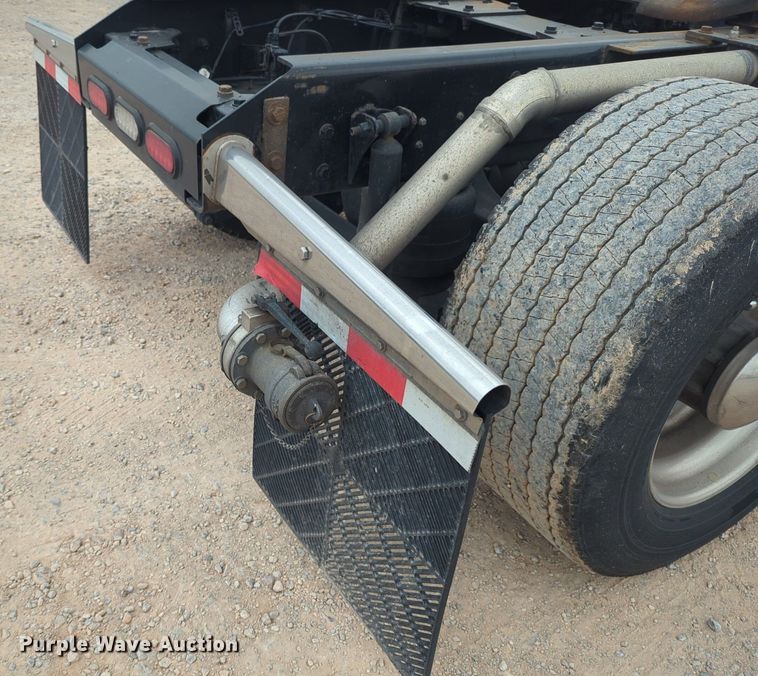 image for item NG9859 2019 Kenworth T680 semi truck