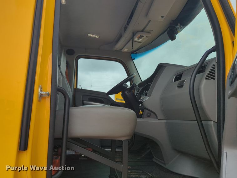 image for item NG9859 2019 Kenworth T680 semi truck