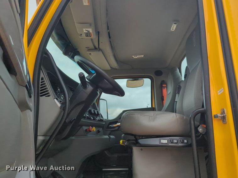 image for item NG9859 2019 Kenworth T680 semi truck