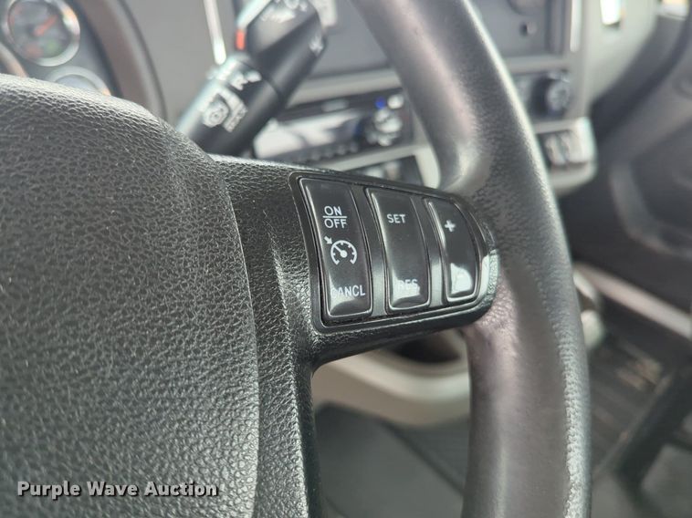 image for item NG9859 2019 Kenworth T680 semi truck