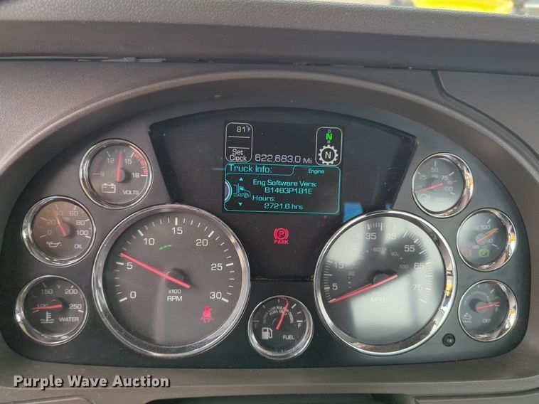 image for item NG9859 2019 Kenworth T680 semi truck