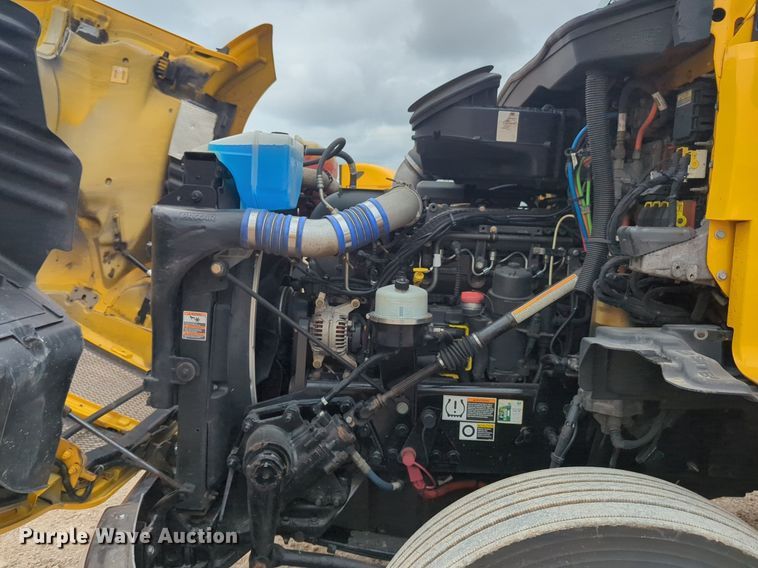 image for item NG9859 2019 Kenworth T680 semi truck