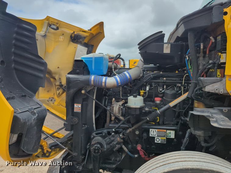 image for item NG9859 2019 Kenworth T680 semi truck