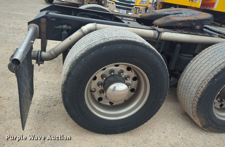 image for item NG9859 2019 Kenworth T680 semi truck