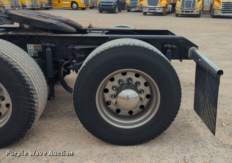 image for item NG9859 2019 Kenworth T680 semi truck