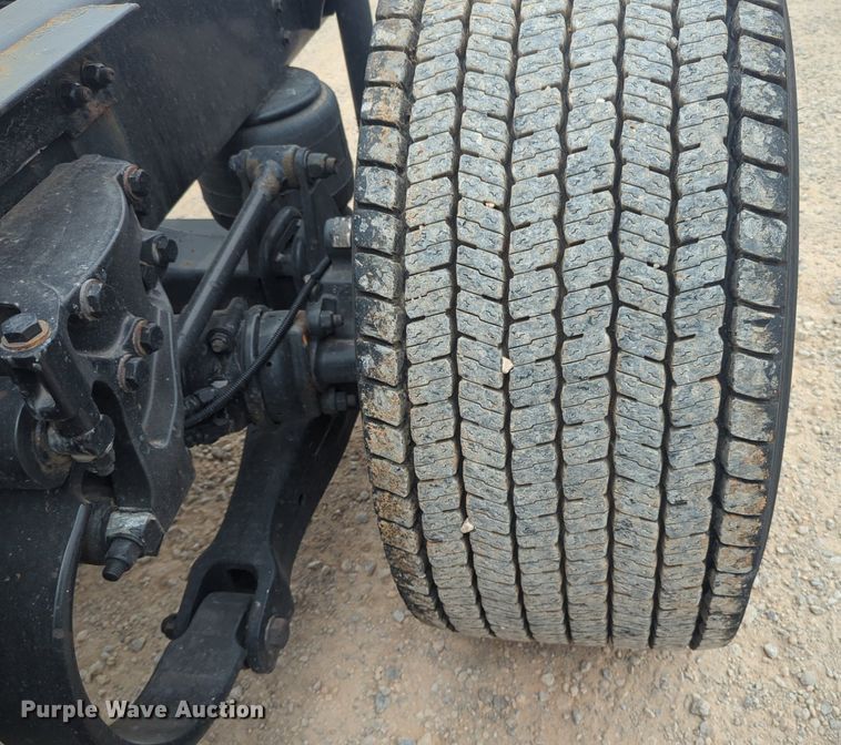 image for item NG9859 2019 Kenworth T680 semi truck