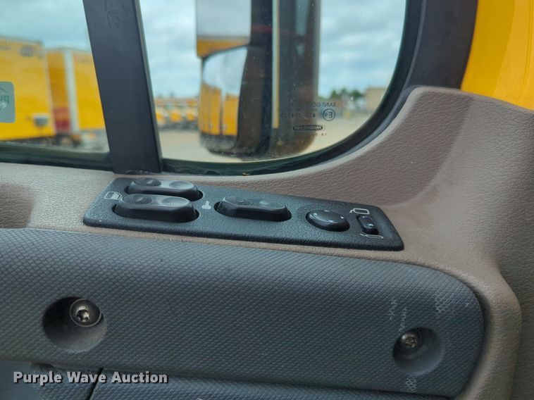 image for item NG9860 2018 Freightliner Cascadia semi truck