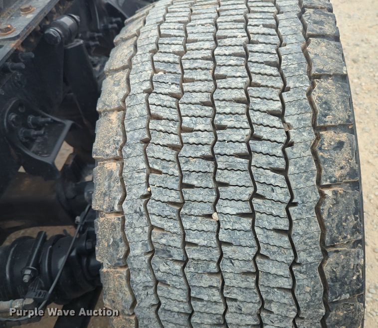 image for item NG9860 2018 Freightliner Cascadia semi truck