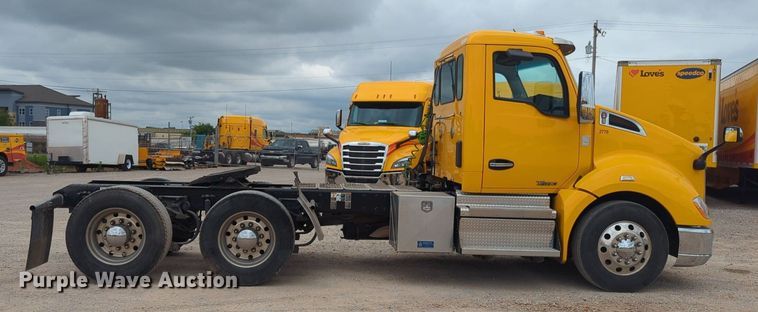 image for item NG9861 2020 Kenworth T680 semi truck