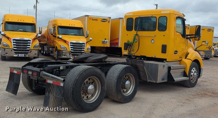 image for item NG9861 2020 Kenworth T680 semi truck