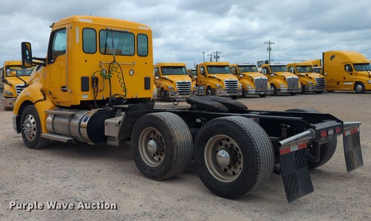 image for item NG9861 2020 Kenworth T680 semi truck