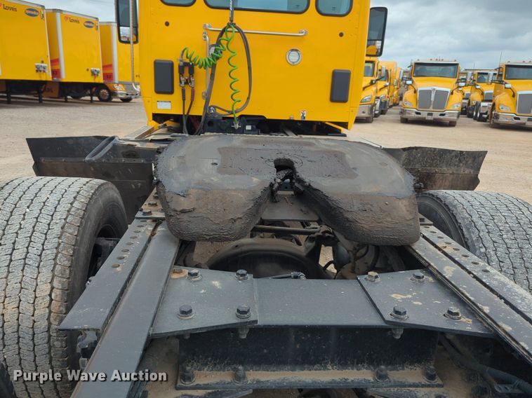 image for item NG9861 2020 Kenworth T680 semi truck