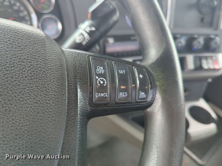 image for item NG9861 2020 Kenworth T680 semi truck