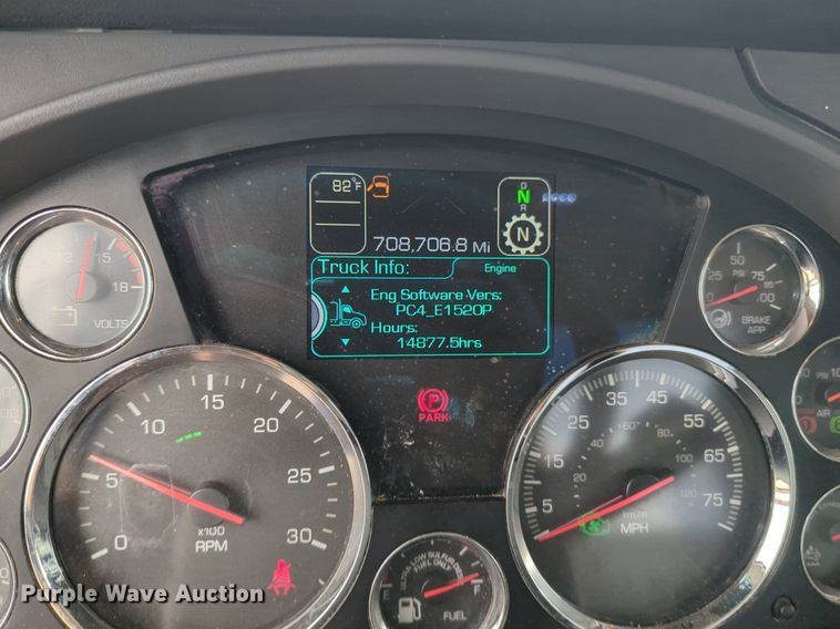 image for item NG9861 2020 Kenworth T680 semi truck