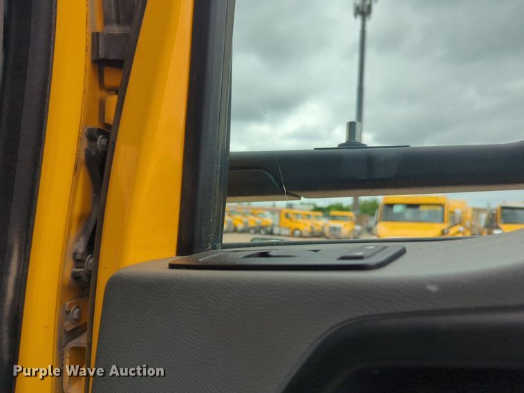 image for item NG9861 2020 Kenworth T680 semi truck