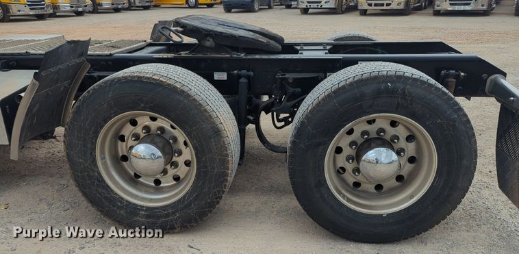 image for item NG9861 2020 Kenworth T680 semi truck