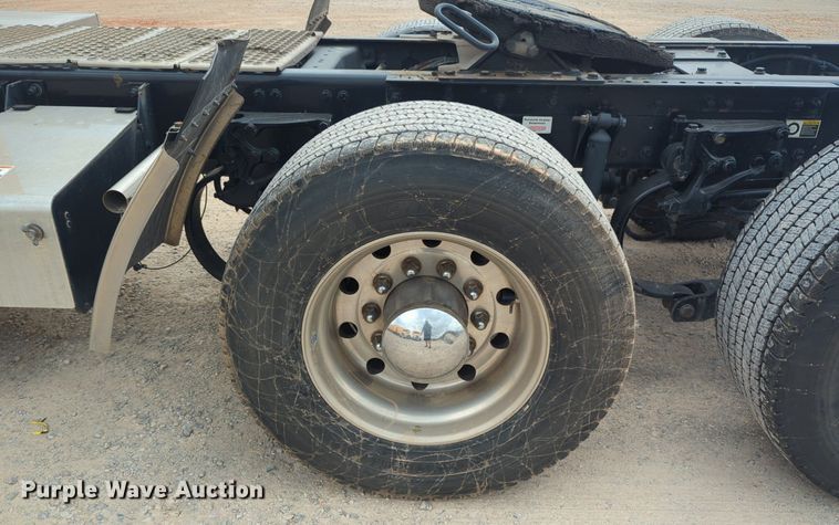 image for item NG9861 2020 Kenworth T680 semi truck