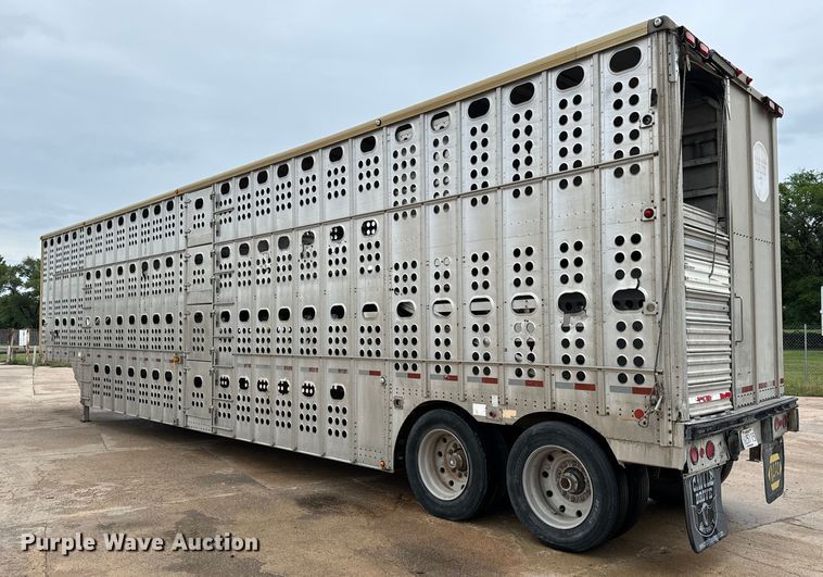 image for item NL9831 1997 Merrit livestock trailer