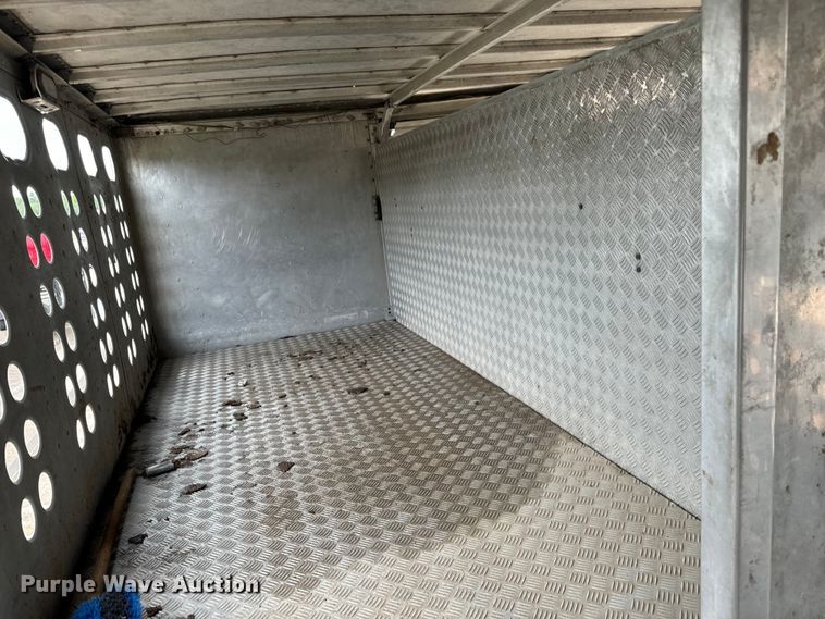 image for item NL9831 1997 Merrit livestock trailer