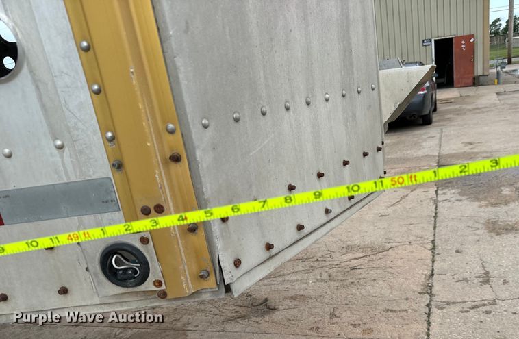 image for item NL9831 1997 Merrit livestock trailer