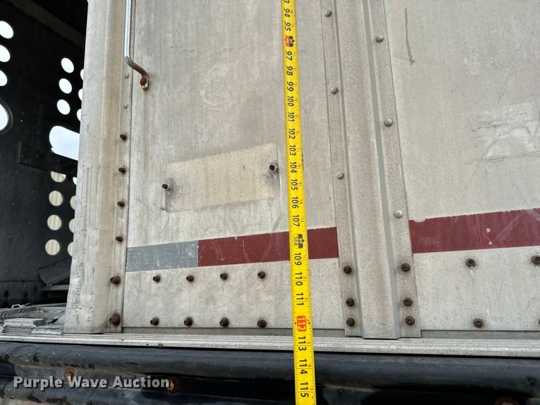 image for item NL9831 1997 Merrit livestock trailer