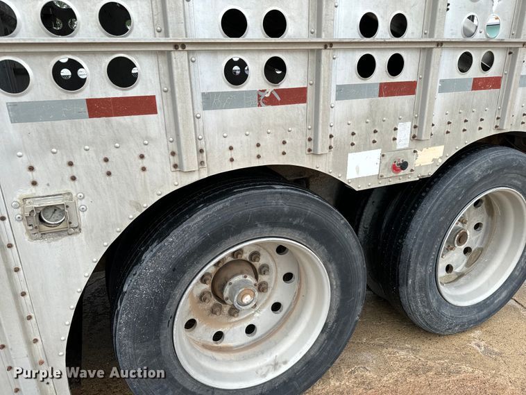image for item NL9831 1997 Merrit livestock trailer