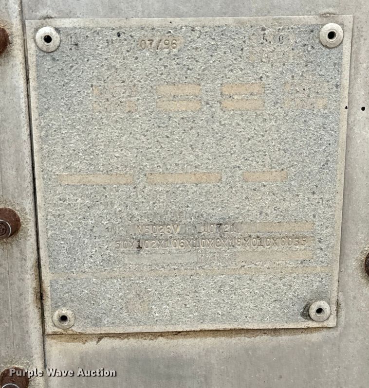 image for item NL9831 1997 Merrit livestock trailer