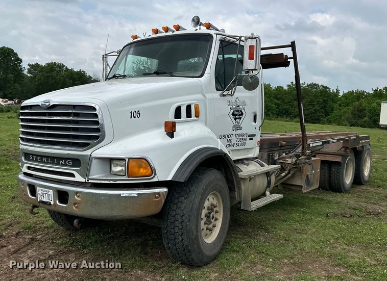 image for item NT9332 2005 Sterling  LT9500 roll-off container truck