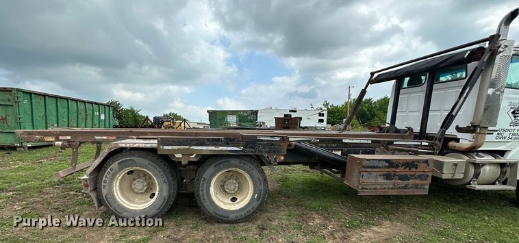 image for item NT9332 2005 Sterling  LT9500 roll-off container truck