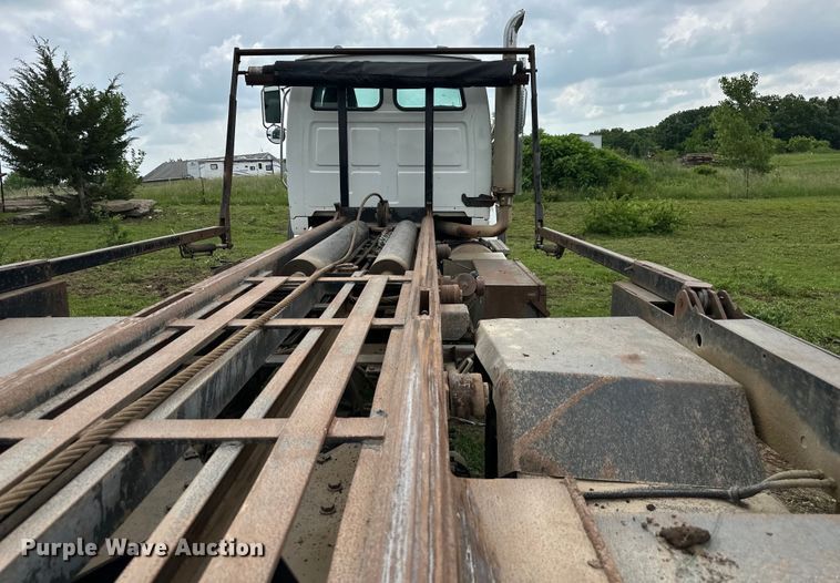 image for item NT9332 2005 Sterling  LT9500 roll-off container truck