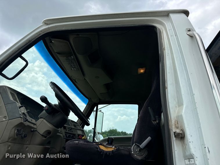 image for item NT9332 2005 Sterling  LT9500 roll-off container truck