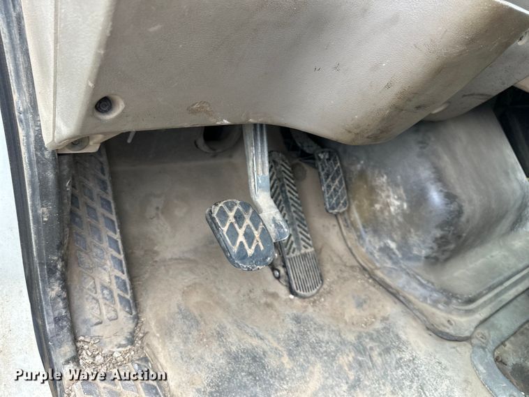 image for item NT9332 2005 Sterling  LT9500 roll-off container truck