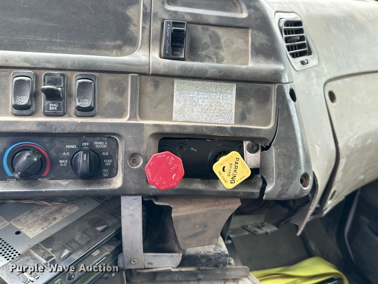 image for item NT9332 2005 Sterling  LT9500 roll-off container truck