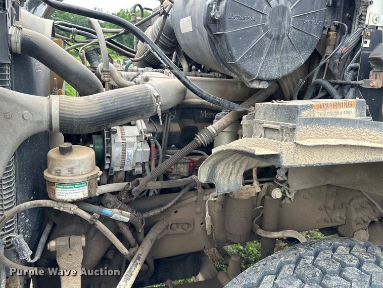 image for item NT9332 2005 Sterling  LT9500 roll-off container truck