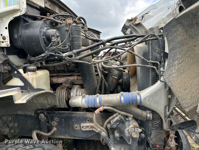 image for item NT9332 2005 Sterling  LT9500 roll-off container truck