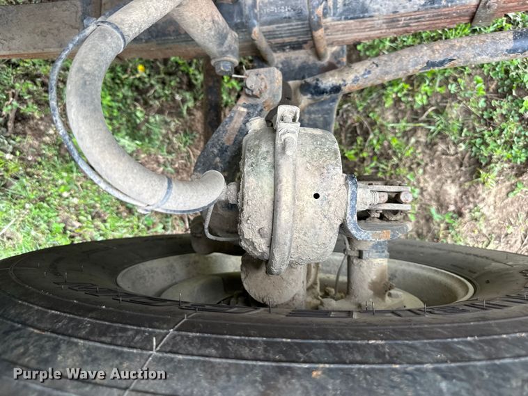 image for item NT9332 2005 Sterling  LT9500 roll-off container truck