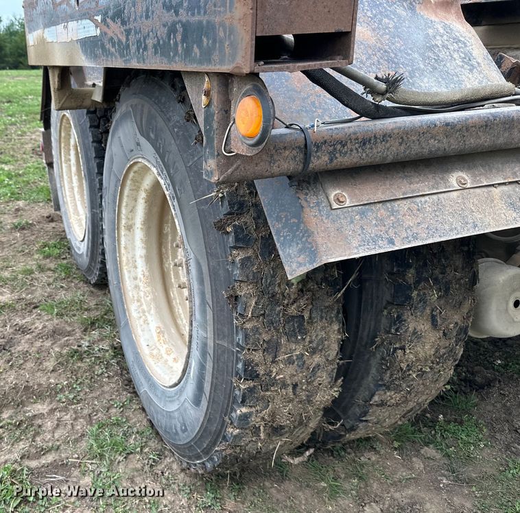 image for item NT9332 2005 Sterling  LT9500 roll-off container truck