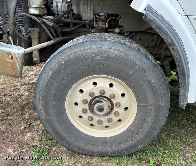 image for item NT9332 2005 Sterling  LT9500 roll-off container truck