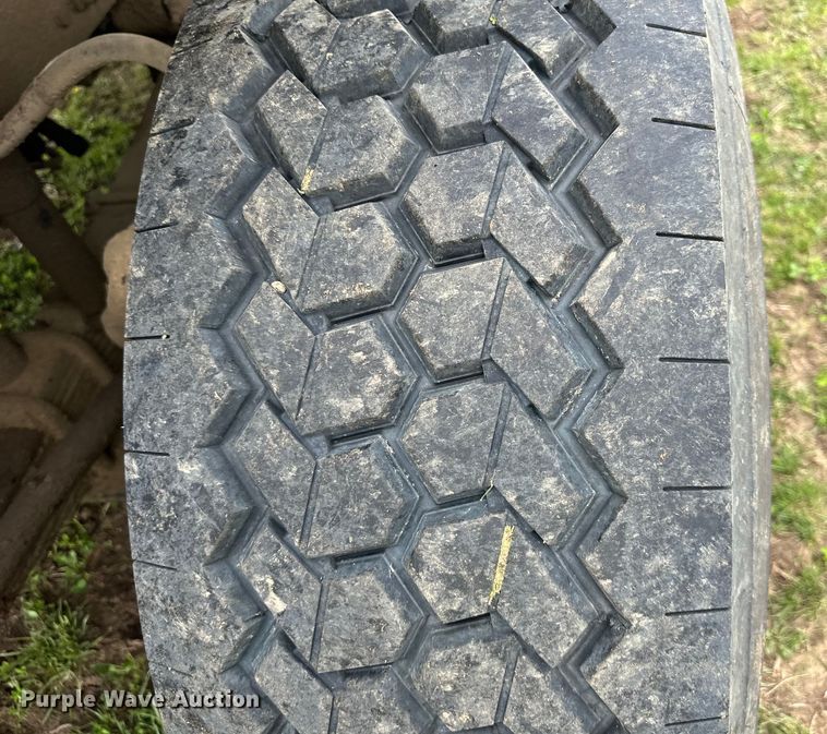 image for item NT9332 2005 Sterling  LT9500 roll-off container truck