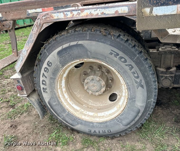 image for item NT9332 2005 Sterling  LT9500 roll-off container truck