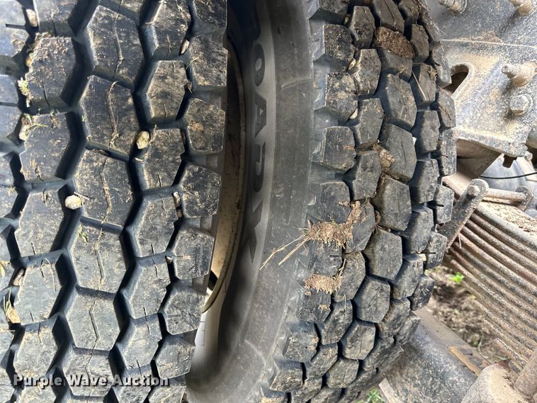 image for item NT9332 2005 Sterling  LT9500 roll-off container truck