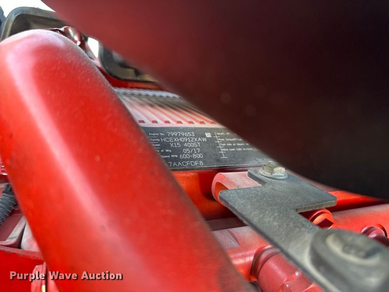 image for item NT9340 2018 International  LT semi truck