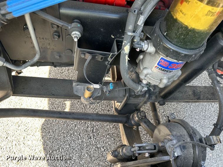 image for item NT9340 2018 International  LT semi truck