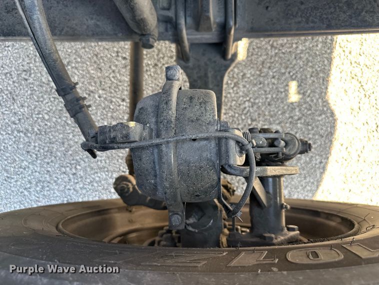 image for item NT9340 2018 International  LT semi truck